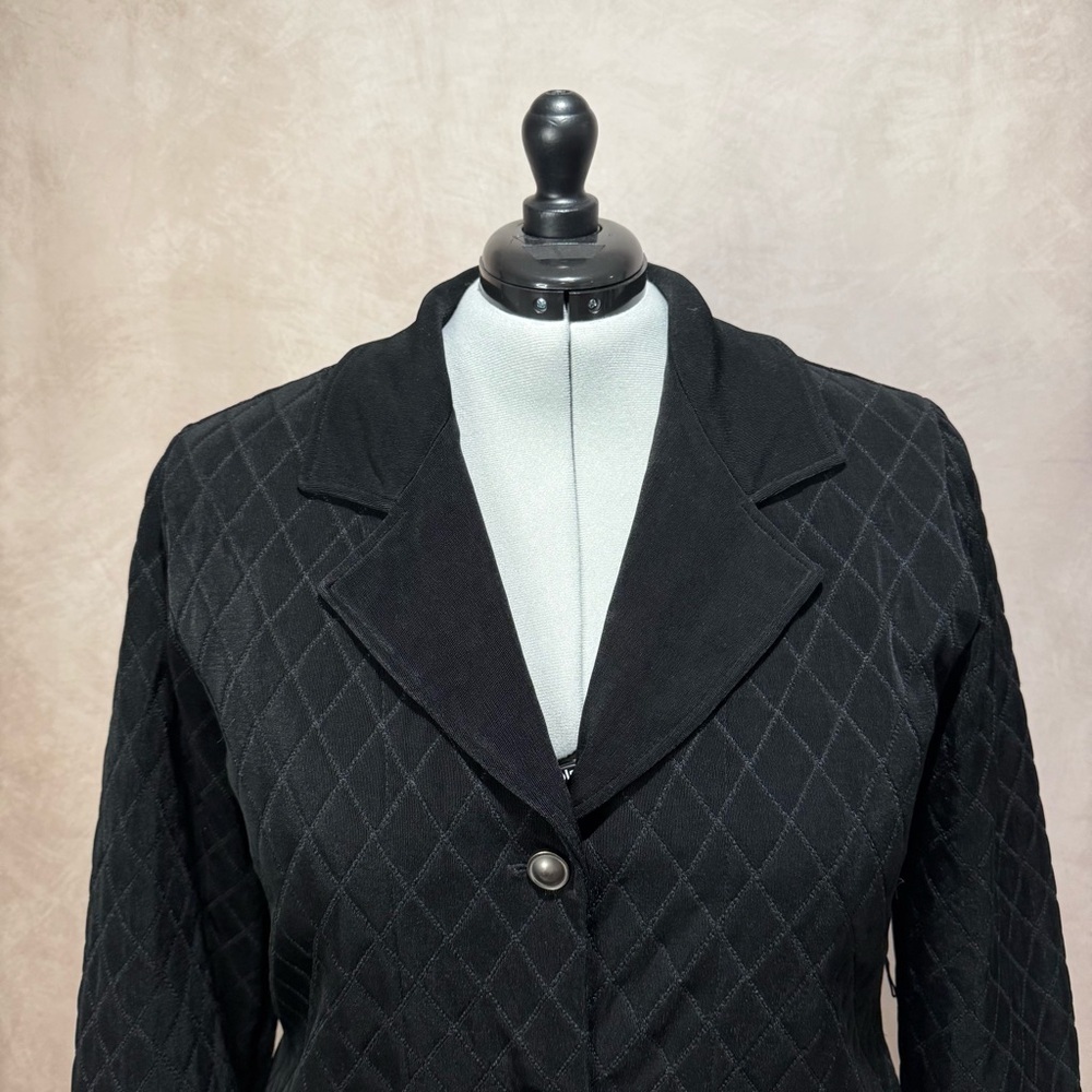 Chico’s Travelers Black Quilted Jacket Size 3 XL/16 Button Front Y2K Minimalist - Picture 3 of 9